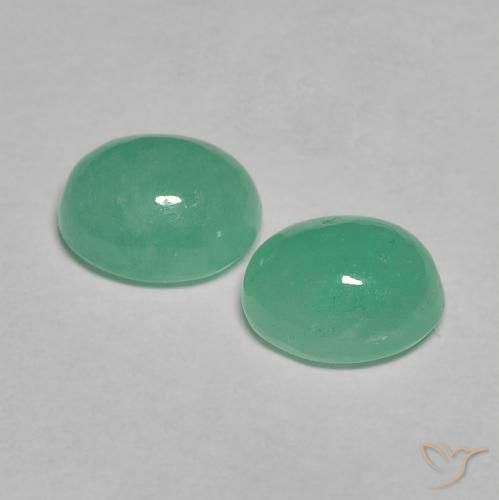Gemas de Esmeralda Verde claro medio natural de 1.63 ct, Ovalada, Translúcido
