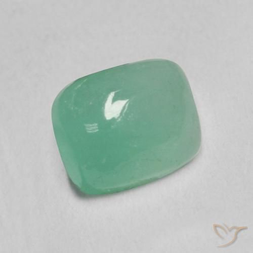 Esmeralda Verde claro natural de 0.79 ct, Forma Cojín, Translúcido