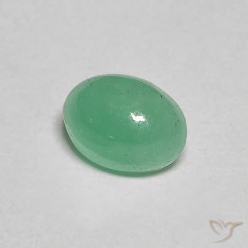Esmeralda Verde helecho natural de 0.66 ct, Ovalada, Translúcido