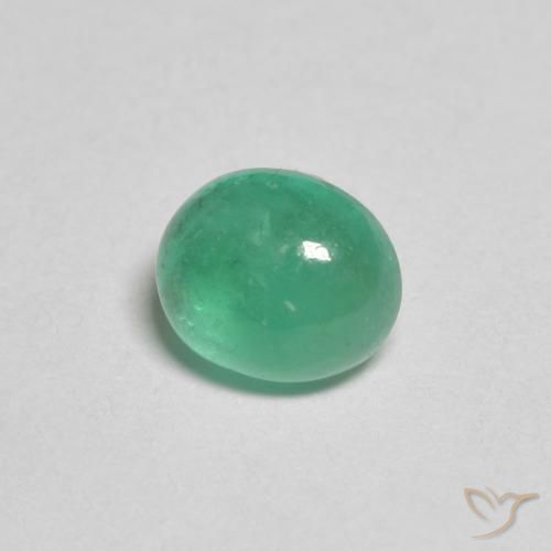 Esmeralda Verde claro natural de 0.68 ct, Ovalada, Translúcido