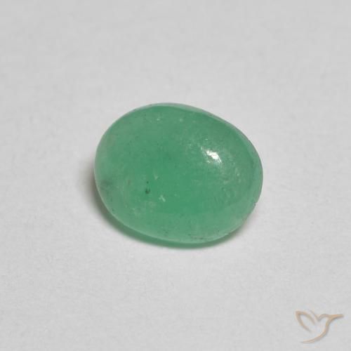 Esmeralda Verde claro natural de 0.62 ct, Ovalada, Translúcido