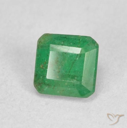 Esmeralda Verde cálido natural de 0.26 ct, Corte Octágono / Esmeralda, SI