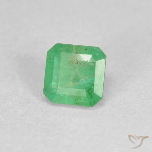 Esmeralda Verde brillante natural de 0.32 ct, Corte Octágono / Esmeralda, SI