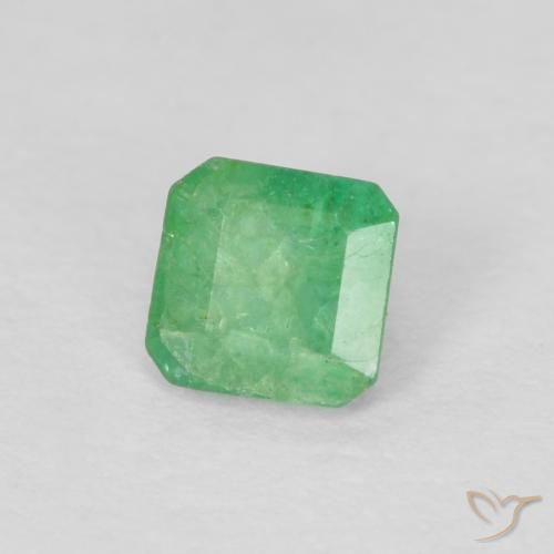 Esmeralda Verde pistacho natural de 0.27 ct, Corte Octágono / Esmeralda, SI