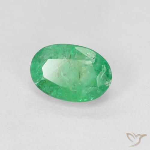 Esmeralda Verde claro natural de 0.54 ct, Ovalada, SI