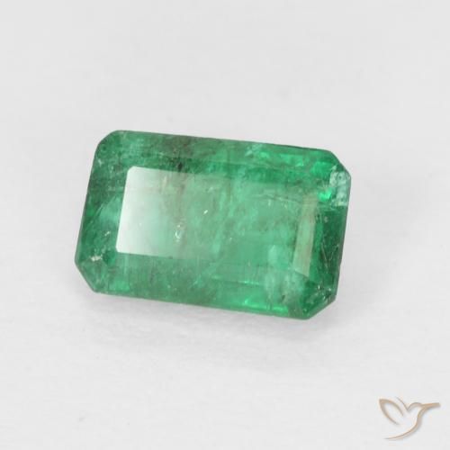 Esmeralda Verde cálido natural de 0.64 ct, Corte Octágono / Esmeralda, SI
