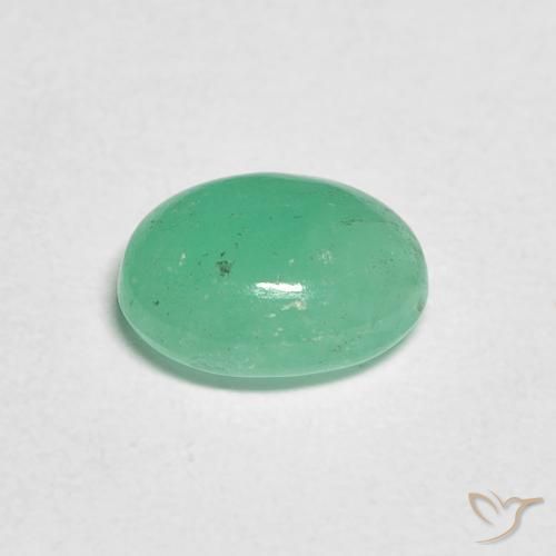 Esmeralda Verde helecho natural de 0.83 ct, Ovalada, Translúcido