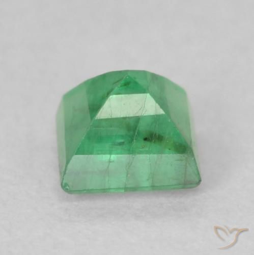 Esmeralda Verde medio natural de 0.24 ct, Cuadrado, I1