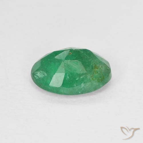 Esmeralda Verde claro medio natural de 0.74 ct, Ovalada, VS-SI