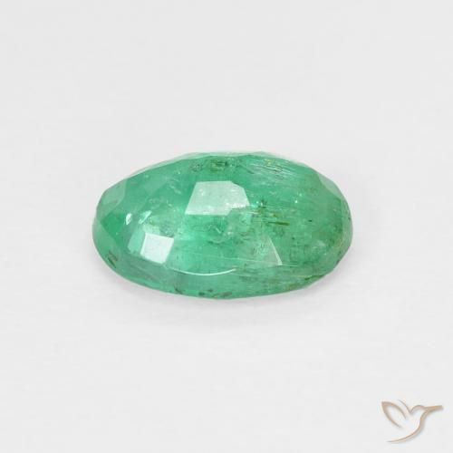 Esmeralda Verde medio natural de 0.76 ct, Ovalada, VS-SI