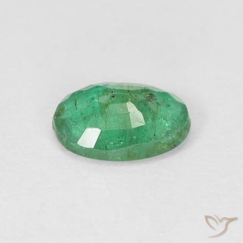 Esmeralda Verde claro medio natural de 0.75 ct, Ovalada, SI