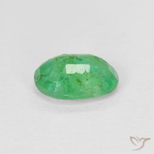 Esmeralda Verde medio natural de 0.80 ct, Ovalada, SI