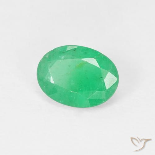 Esmeralda Verde medio natural de 0.69 ct, Ovalada, VS-SI