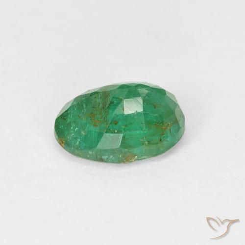 Esmeralda Verde medio natural de 0.83 ct, Ovalada, SI