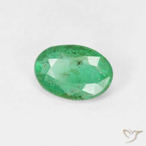 Esmeralda Verde claro natural de 0.66 ct, Ovalada, SI