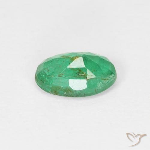 Esmeralda Verde claro natural de 0.66 ct, Ovalada, SI