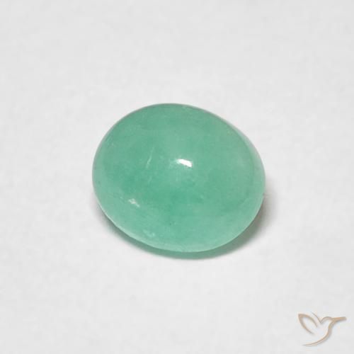 Esmeralda Verde helecho natural de 0.56 ct, Ovalada, Translúcido