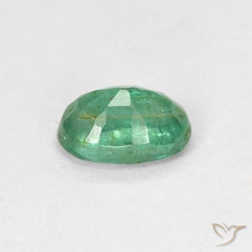 Esmeralda Verde claro medio natural de 0.50 ct, Ovalada, SI