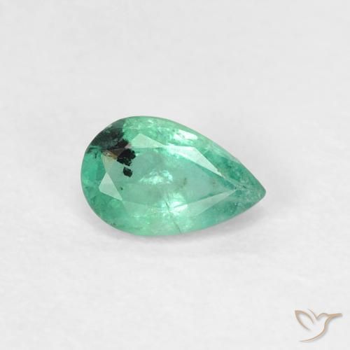 Esmeralda verde medio natural de 0,37 ct, en forma de pera, SI