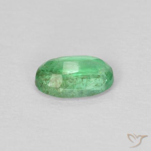 Esmeralda Verde amarillento pálido natural de 0.21 ct, Ovalada, VS-SI
