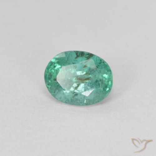 Esmeralda Verde medio natural de 0.47 ct, Ovalada, SI
