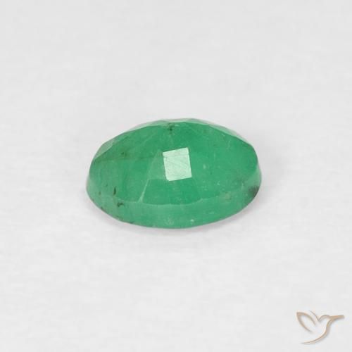 Esmeralda Verde medio natural de 0.32 ct, Ovalada, VS