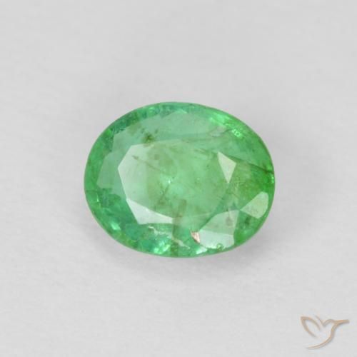 Esmeralda Verde amarillento natural de 0.40 ct, Ovalada, VS-SI