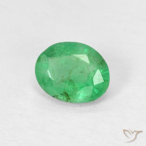 Esmeralda Verde claro natural de 0.31 ct, Ovalada, SI