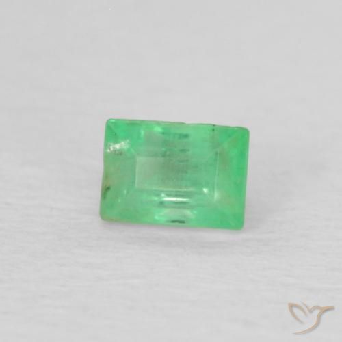 Esmeralda Verde medio natural de 0.21 ct, Corte Baguette, SI-I1