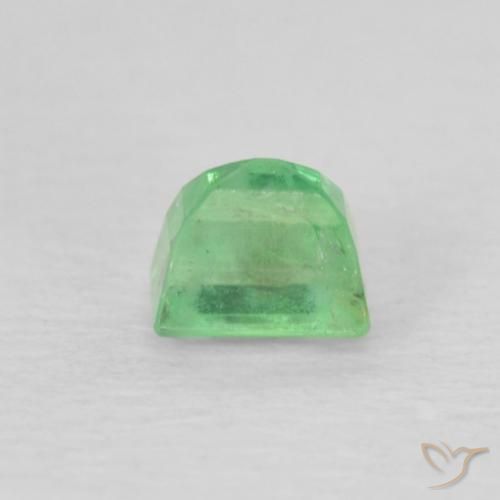 Esmeralda Verde medio natural de 0.21 ct, Corte Baguette, SI-I1