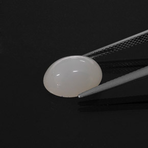 Ópalo de fuego blanco natural de 4,31 ct, corte óvalo, translúcido