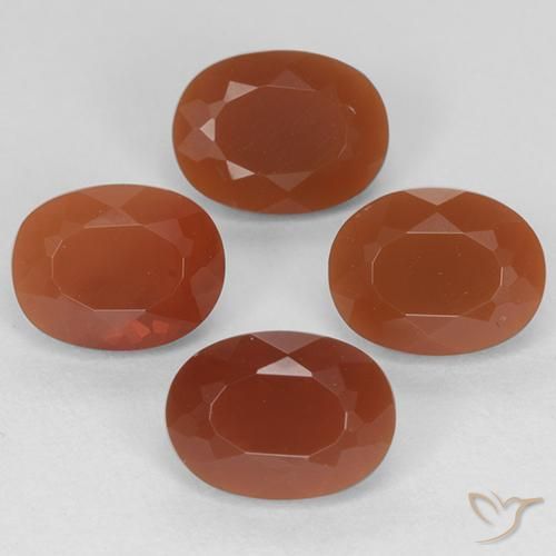 Gemas de Ópalo de fuego Rojo oscuro medio natural de 2.87 ct, Ovalada, Translúcido