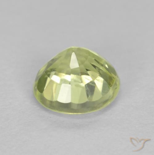 Granate grosularita Amarillo verdoso claro natural de 0.55 ct, Redondo, VS