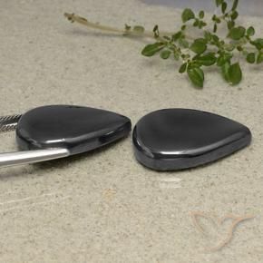 Gemas de Hematites Gris oscuro natural de 62.15 ct, En forma de pera, Opaco