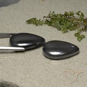Gemas de Hematites Gris negro natural de 60.34 ct, En forma de pera, Opaco