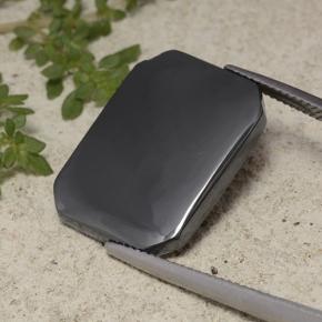 Hematites Gris negro natural de 19.27 ct, corte esmeralda, Opaco