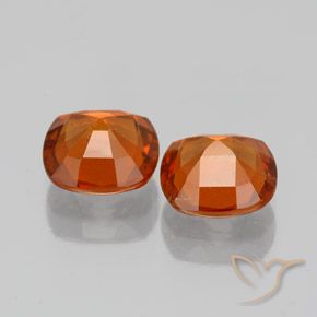 Gemas de granate hessonita Naranja medio natural de 2.97 ct, Forma Cojín, VS-SI