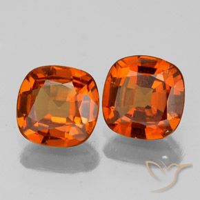 Gemas de granate hessonita Naranja medio natural de 1.72 ct, Forma Cojín, VS-SI