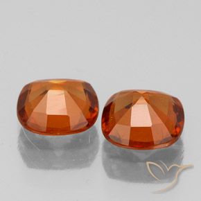 Gemas de granate hessonita Naranja medio natural de 1.72 ct, Forma Cojín, VS-SI
