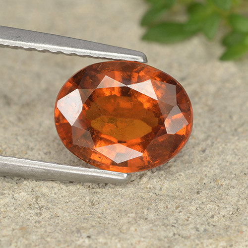 granate hessonita Naranja oscuro medio natural de 2.05 ct, Corte Óvalo, VS-SI