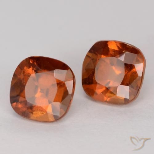 Gemas de granate hessonita Naranja oscuro medio natural de 2.65 ct, Forma Cojín, VS