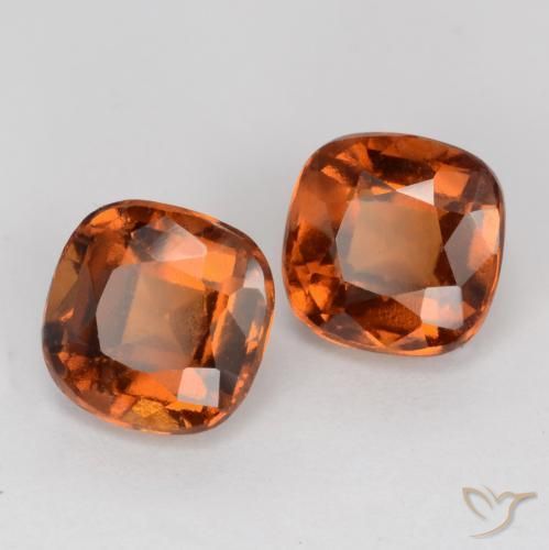 Gemas de granate hessonita Naranja medio natural de 2.62 ct, Forma Cojín, VS