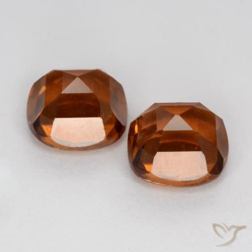 Gemas de granate hessonita Naranja medio natural de 2.62 ct, Forma Cojín, VS