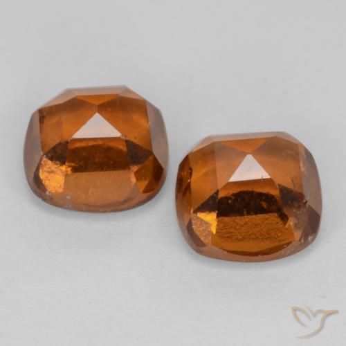 Gemas de granate hessonita Naranja medio natural de 2.91 ct, Forma Cojín, VS