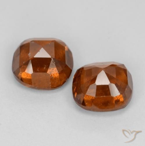 Gemas de granate hessonita Naranja oscuro natural de 2.64 ct, Forma Cojín, VS