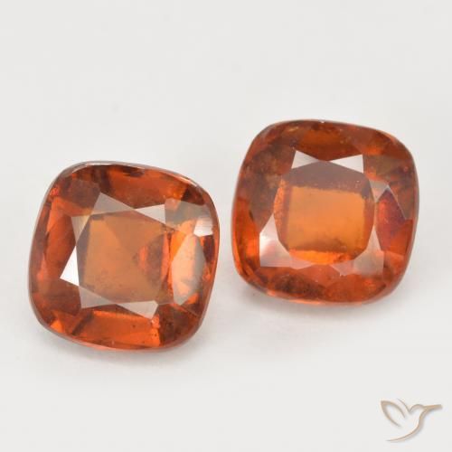 Gemas de granate hessonita Naranja medio natural de 4.62 ct, Forma Cojín, VS-SI