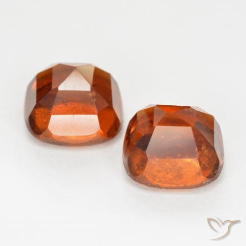 Gemas de granate hessonita Naranja medio natural de 4.62 ct, Forma Cojín, VS-SI