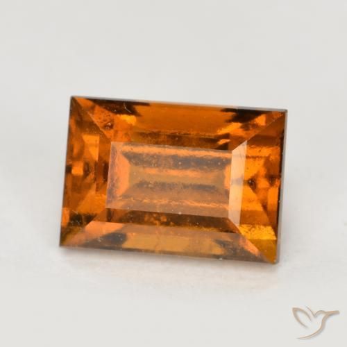 granate hessonita Naranja oscuro medio natural de 1.36 ct, Corte Baguette, VS