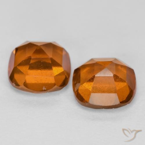 Gemas de granate hessonita Naranja oscuro medio natural de 2.46 ct, Forma Cojín, VS-SI