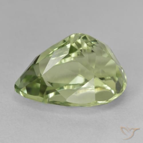 Hiddenite Verde medio natural de 13.80 ct, En forma de pera, VS-SI